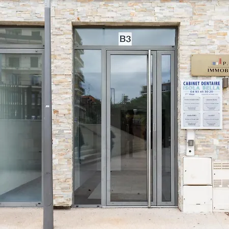 Victoria Yourhosthelper *